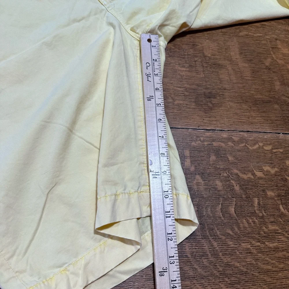 True Religion butter yellow men’s shorts sz 44 vacation resort wear‎